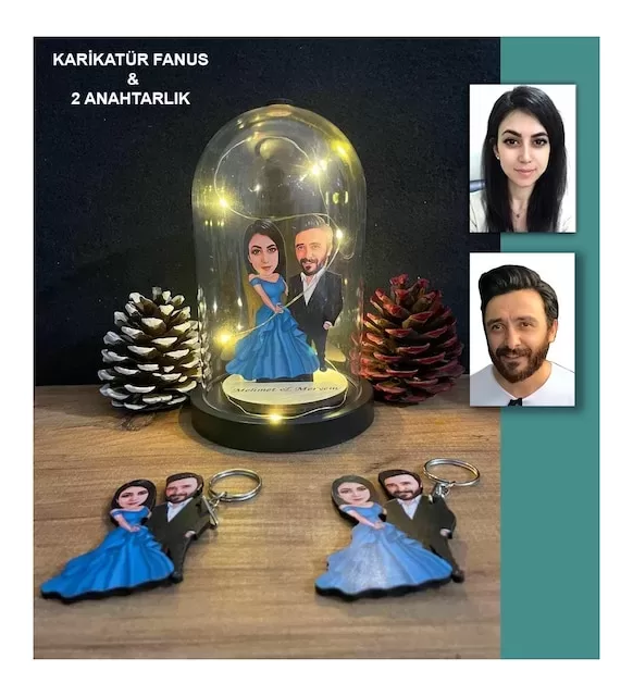 Kişiye Özel Evli, Sevgili, Çift , Gelin Damatışıklı Karikatür Fanus Biblo Ve 2 Anahtarlık Set M4