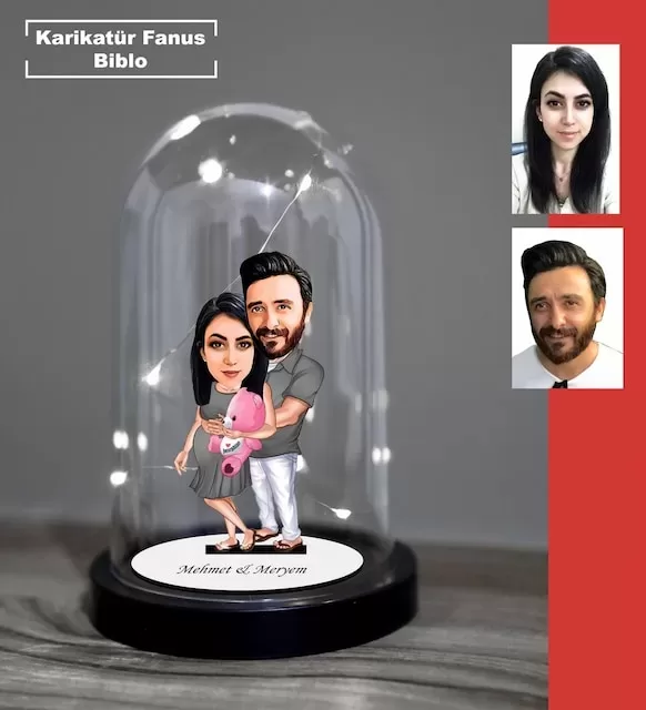 Kişiye Özel Evli, Sevgili, Çift , Hamile Tasarımlı Işıklı Karikatür Fanus Biblo Fn24