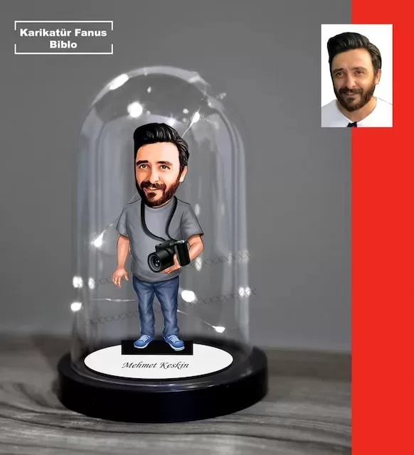 Kişiye Özel Fotoğrafçı, Kameramantasarımlı Işıklı Karikatür Fanus Biblo Fn108