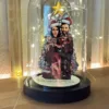 “Özel Noel Hediyesi: Kişiye Özel Karikatür Işıklı Fanus Biblo ile Sevgilinize Unutulmaz Bir Tatil Hediyesi!” Noel Hediyesi, Yılbaşı Hediyesi