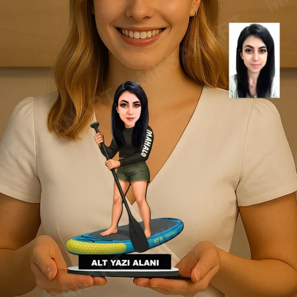 Kişiye Özel Subboard Yapan Kadın Karikatürlü 18 cm MDF Masaüstü Biblo - Masaüstü Hediye