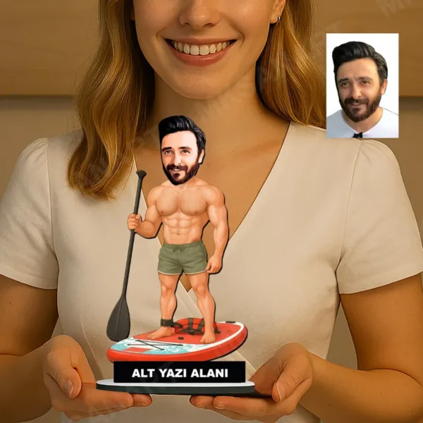 Kişiye Özel Sup Board Süren Erkek6 Karikatürlü 18 cm MDF Masaüstü Biblo - Masaüstü Hediye