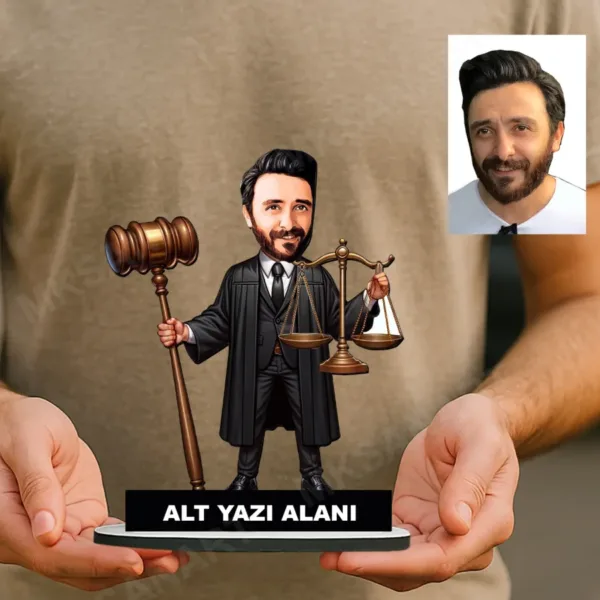 Kişiye Özel Savcı Karikatürlü 18 cm MDF Masaüstü Biblo - Avukat Hediyesi | Avukata ve Hukukçuya Hediye