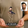 Göğüste Tüfekli Komando Astsubay Asker Karikatürlü Biblo