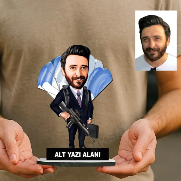 Kişiye Özel Paraşütlü Erkek Mit Personeli Karikatürlü 18 cm MDF Masaüstü Biblo - Masaüstü Hediye