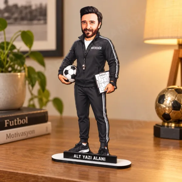 Fotoğraftan Kişiye Özel Futbol Antrenörü Karikatürlü 18 cm MDF Masaüstü Biblo - Antrenör Hediyesi | Spor Hocasına ve Teknik Direktöre Hediye